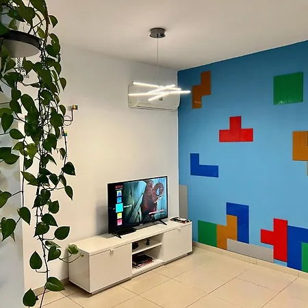 Fat Cow 103 * Larnaka