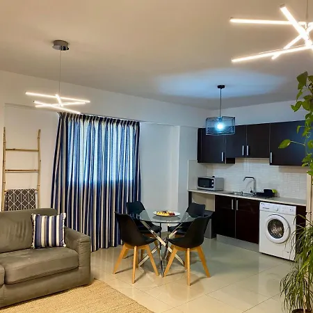 Fat Cow 103 Apartament Larnaca